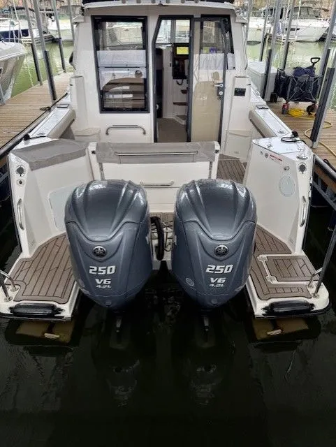 Slide: The Image of Cutwater C-288 Luxury Edition 2024 - 34