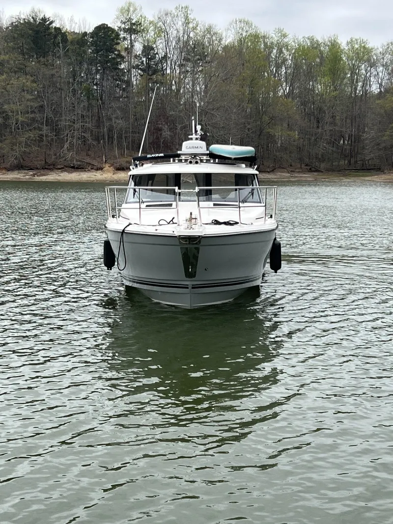 Slide: The Image of Cutwater C-288 Luxury Edition 2024 - 4