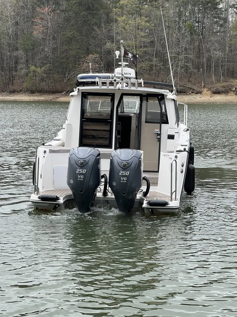 Slide: The Image of Cutwater C-288 Luxury Edition 2024 - 5