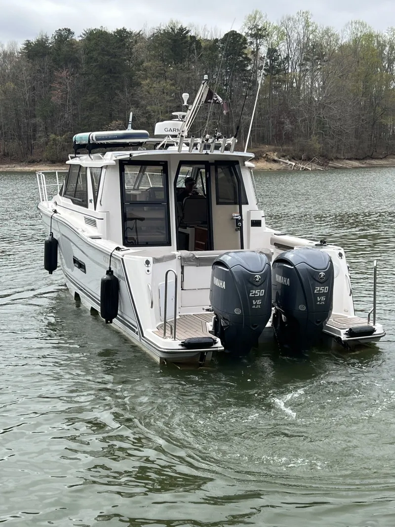 Slide: The Image of Cutwater C-288 Luxury Edition 2024 - 6