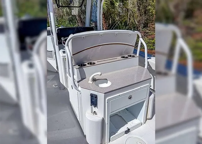 Slide: The Image of Sea Hunt Ultra 255 SE 2021 - 7