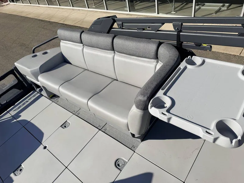 Slide: The Image of Sea-Doo Switch Cruise 170 21' - 46pl 2023 - 7