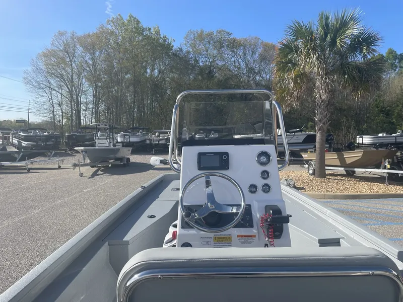 Slide: The Image of Vexus Defender 201 BAY-SUZUKI 115SS 2026 - 7