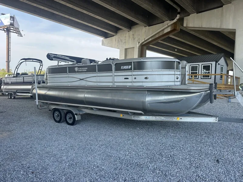 Slide: The Image of South Bay 200 Series 23 FOOT-150HP TRITOON 2018 - 4