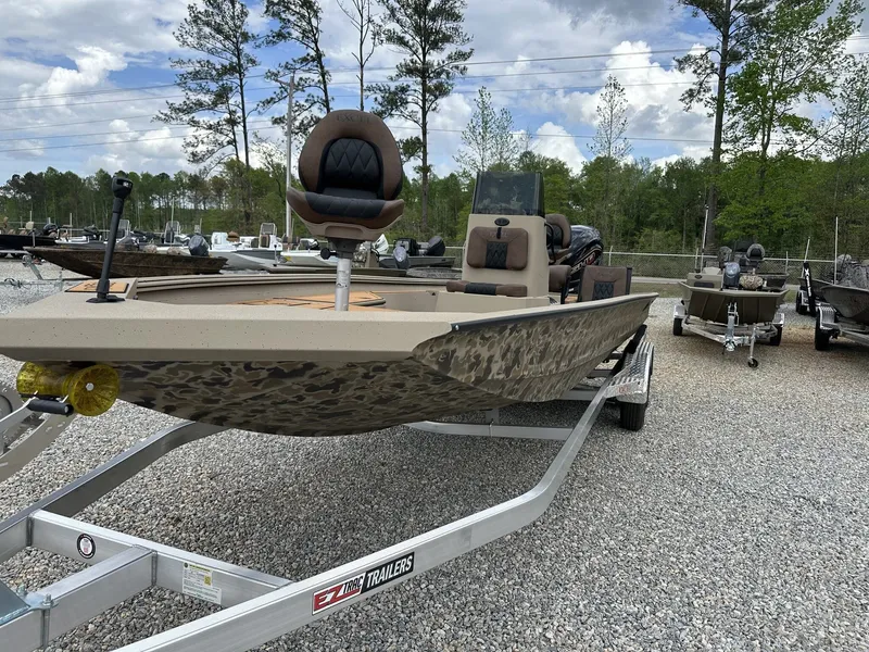 Slide: The Image of Excel 230 Bay Pro 2026 - 3