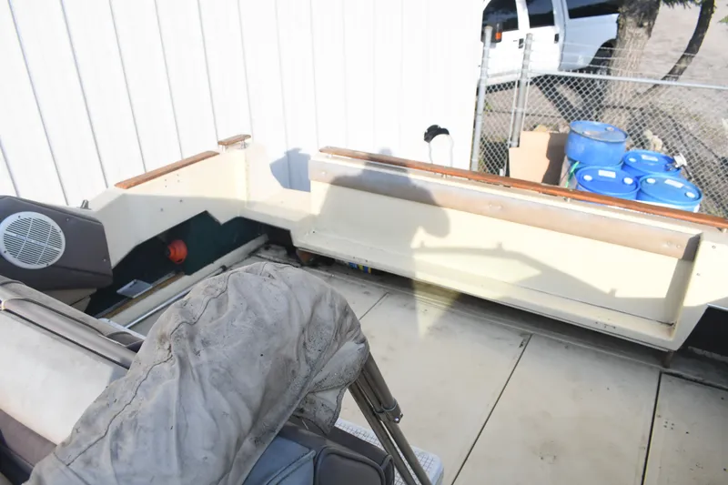 Slide: The Image of Sea Ray 270 Sundancer 1985 - 10