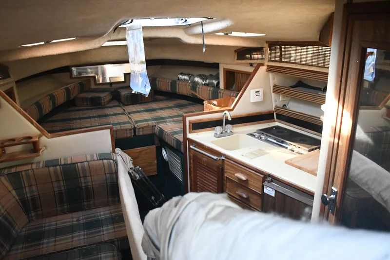 Slide: The Image of Sea Ray 270 Sundancer 1985 - 11