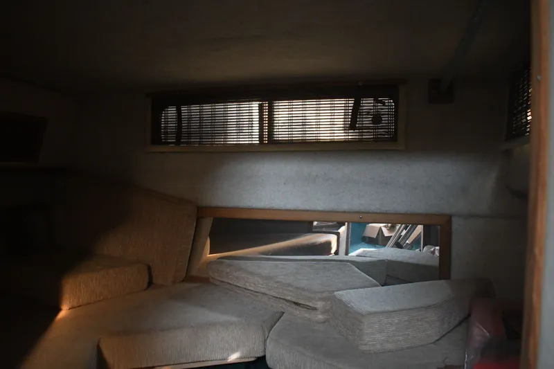 Slide: The Image of Sea Ray 270 Sundancer 1985 - 13