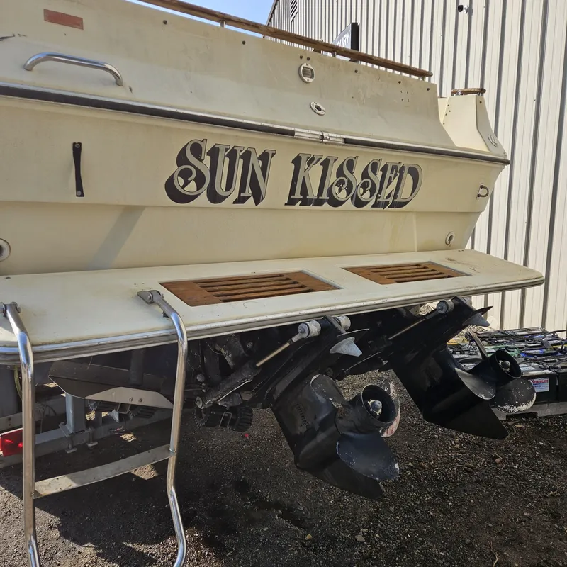 Slide: The Image of Sea Ray 270 Sundancer 1985 - 3