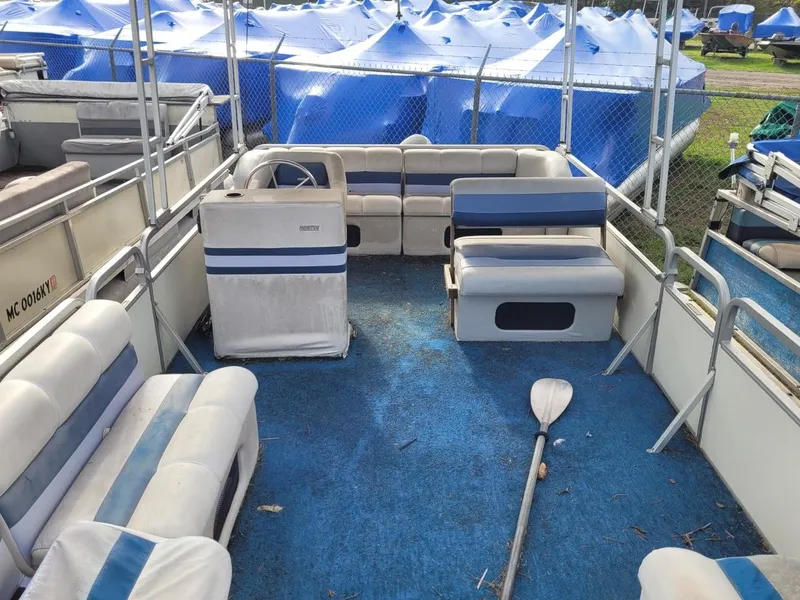 Slide: The Image of Manitou w/ 50HP Honda 1990 - 8