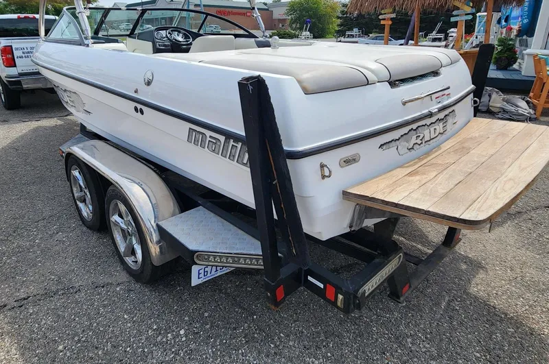 Slide: The Image of Malibu V-Ride Wakesetter 2008 - 10