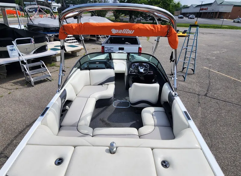 Slide: The Image of Malibu V-Ride Wakesetter 2008 - 11