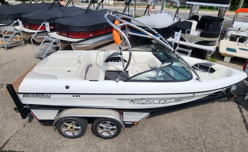 Slide: The Image of Malibu V-Ride Wakesetter 2008 - 3