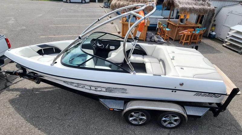 Slide: The Image of Malibu V-Ride Wakesetter 2008 - 8