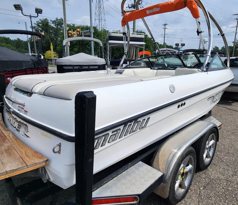 Slide: The Image of Malibu V-Ride Wakesetter 2008 - 9