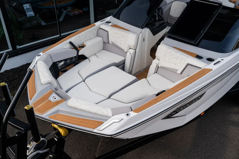 Slide: The Image of Nautique Super Air Nautique G25 Paragon 2021 - 15