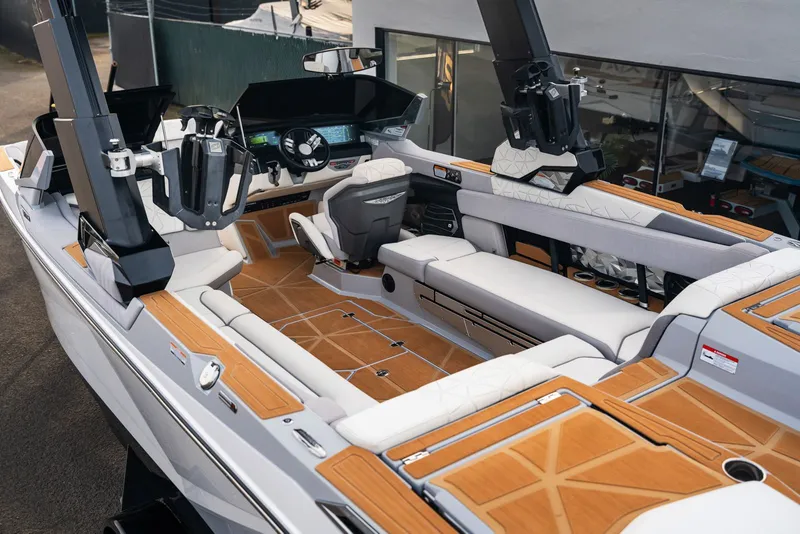 Slide: The Image of Nautique Super Air Nautique G25 Paragon 2021 - 8