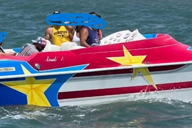 Slide: The Image of Avanti 42sp 2002 speedboat with "Make it Happen" slogan on water. - 6