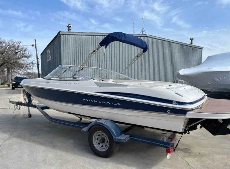 The Image of Maxum 2000 Sr 2008 - 0