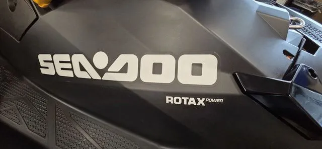 Slide: The Image of Sea-Doo Spark 2up 2019 - 17