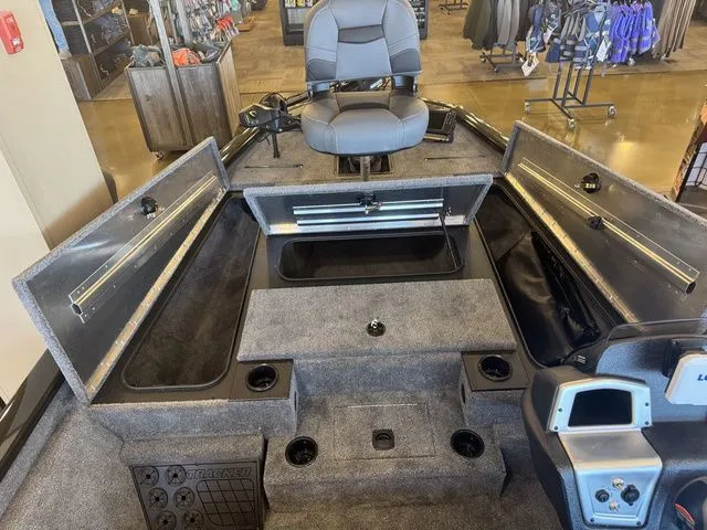 Slide: The Image of Tracker Pro Team 195 TXW 2026 - 12