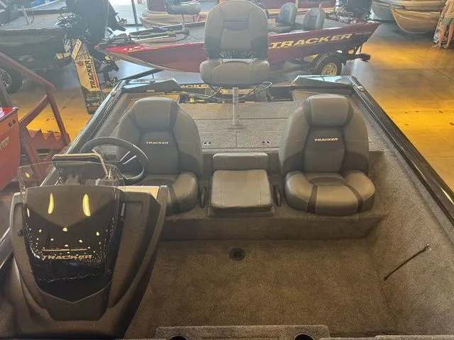 Slide: The Image of Tracker Pro Team 195 TXW 2026 - 6