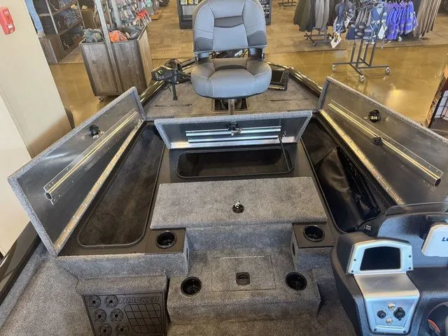 Slide: The Image of Tracker Pro Team 195 TXW 2026 - 7