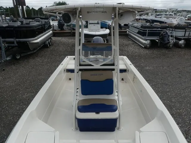 Slide: The Image of Skeeter SX 2250 2014 - 15