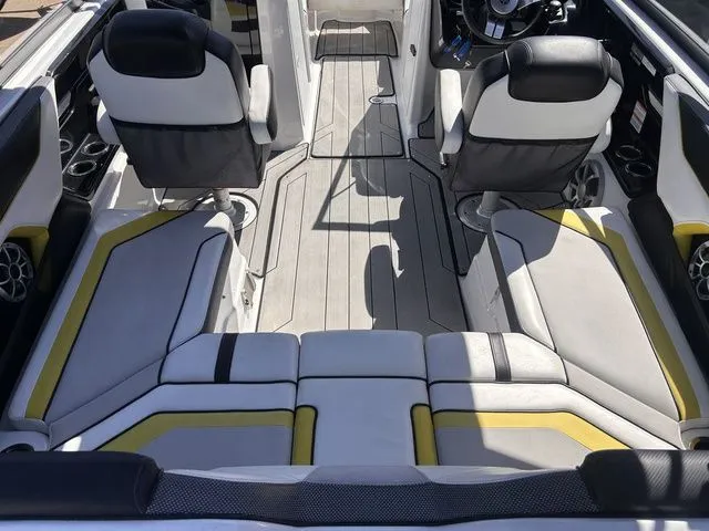 Slide: The Image of Yamaha 212X 2020 - 12