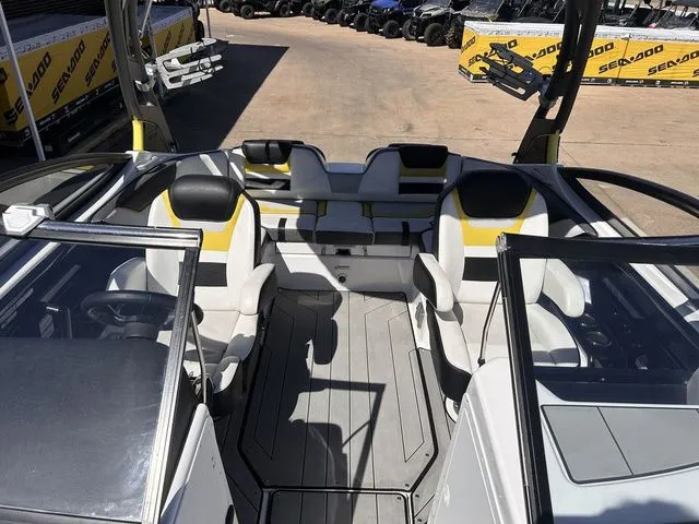 Slide: The Image of Yamaha 212X 2020 - 15