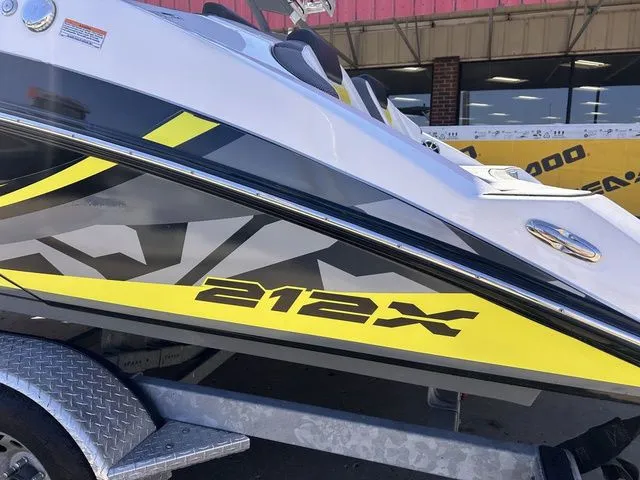 Slide: The Image of Yamaha 212X 2020 - 4