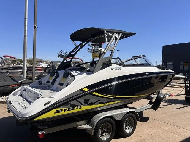 Slide: The Image of Yamaha 212X 2020 - 6