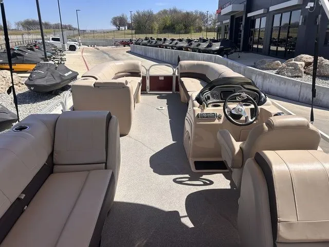 Slide: The Image of Sun Tracker Party Barge 24 DLX 2018 - 14