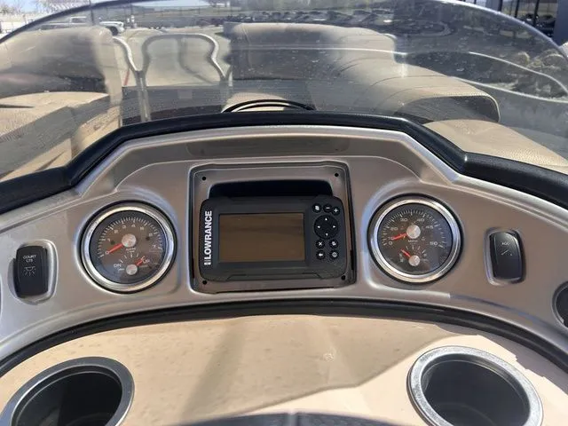 Slide: The Image of Sun Tracker Party Barge 24 DLX 2018 - 19