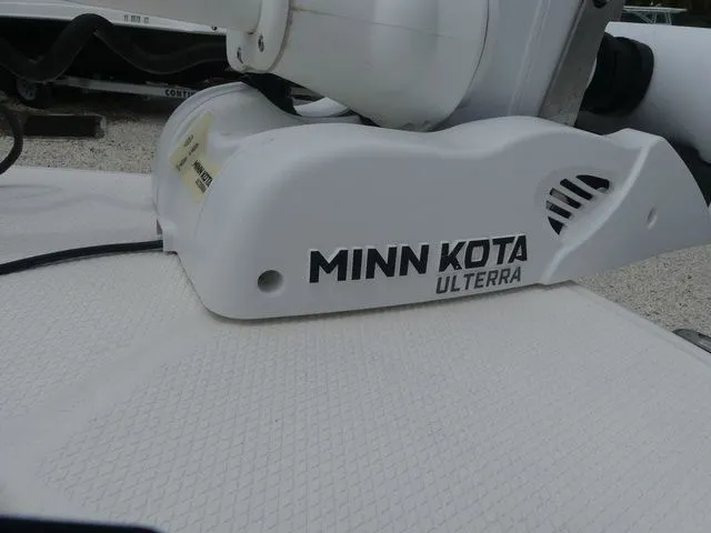 Slide: The Image of Robalo 226 Cayman 2019 - 15