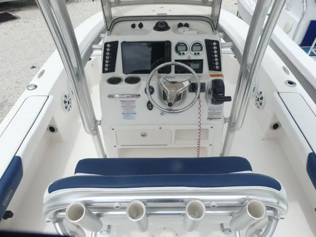 Slide: The Image of Robalo 226 Cayman 2019 - 7