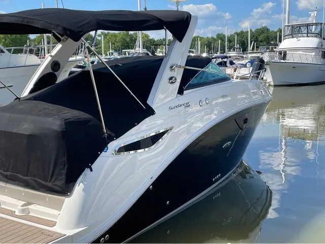 Slide: The Image of Sea Ray Sundancer 260 2015 - 2