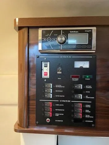 Slide: The Image of Sea Ray Sundancer 260 2015 - 6