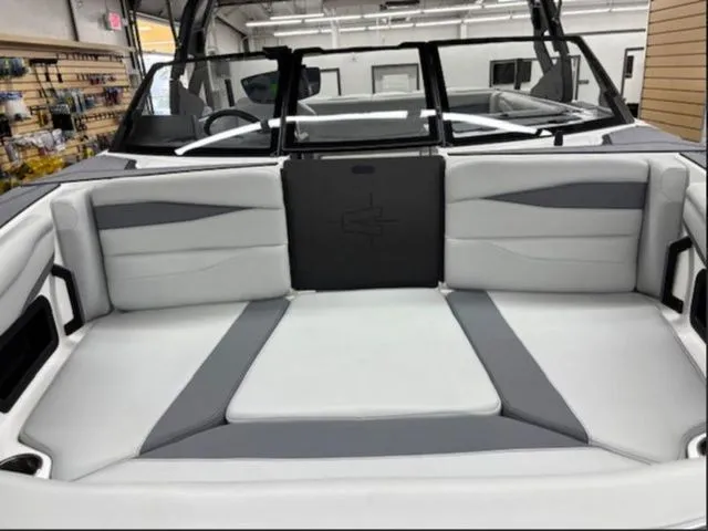 Slide: The Image of Axis Wake Research A200 2026 - 11