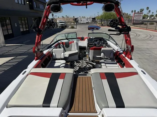 Slide: The Image of Nautique Super Air Nautique 230 2012 - 9