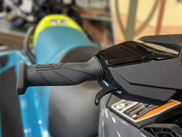 Slide: The Image of Sea-Doo Wake 170 BRP Premium Audio, iDF, iBR 2026 - 11