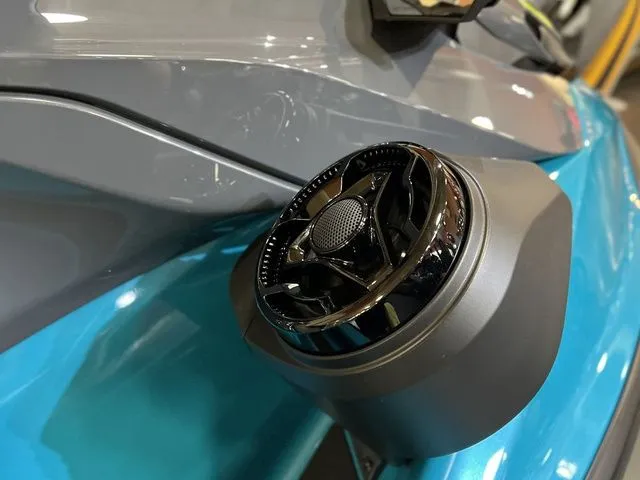 Slide: The Image of Sea-Doo Wake 170 BRP Premium Audio, iDF, iBR 2026 - 12