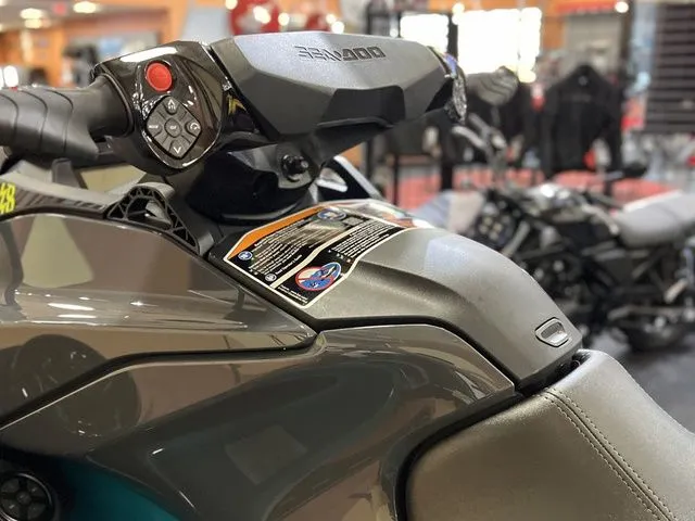 Slide: The Image of Sea-Doo Wake 170 BRP Premium Audio, iDF, iBR 2026 - 16