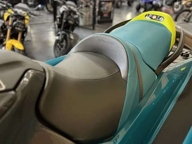 Slide: The Image of Sea-Doo Wake 170 BRP Premium Audio, iDF, iBR 2026 - 18