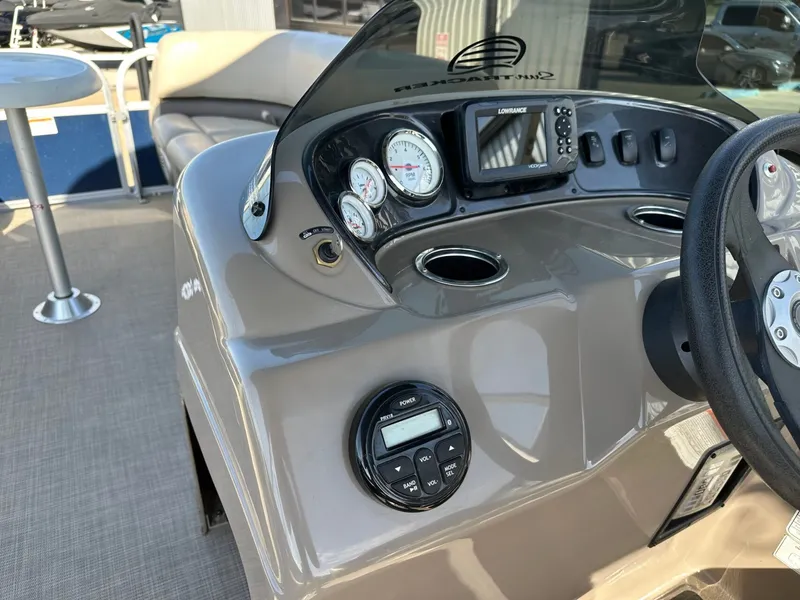 Slide: The Image of Sun Tracker Party Barge DLX 18 2021 - 20