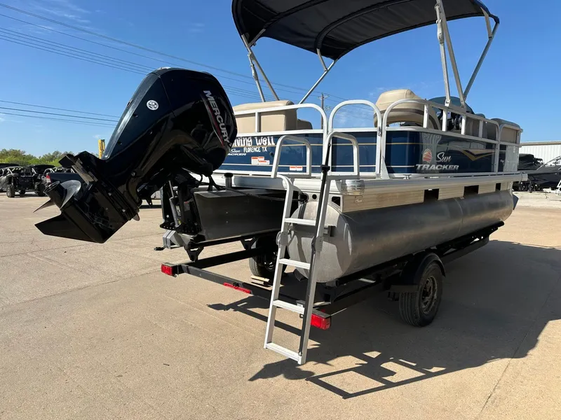 Slide: The Image of Sun Tracker Party Barge DLX 18 2021 - 6