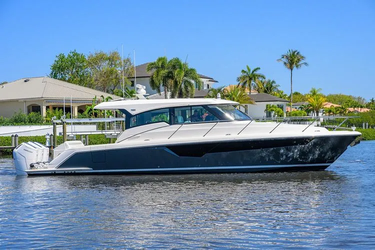 The Image of 2025 Tiara Yachts 48 Le - Image 1 - 1