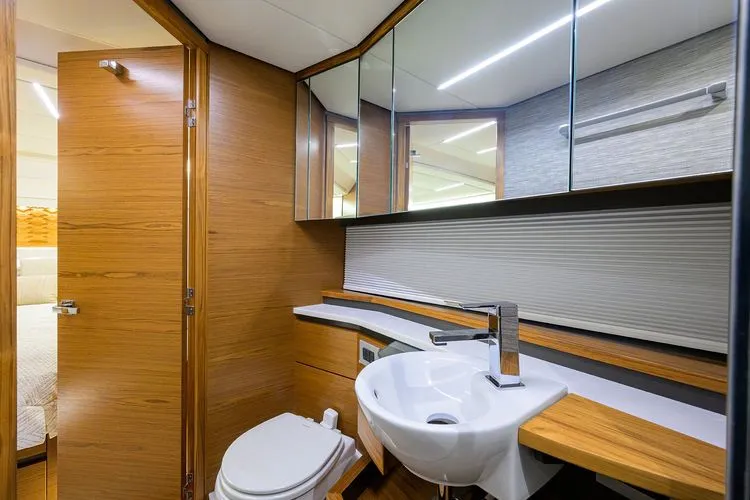 Slide: The Image of 2025 Tiara Yachts 48 Le - Image 34 - 34