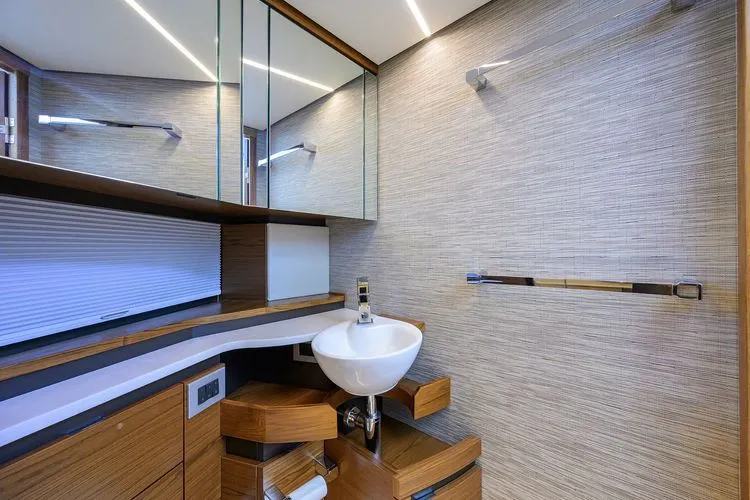 Slide: The Image of 2025 Tiara Yachts 48 Le - Image 44 - 44