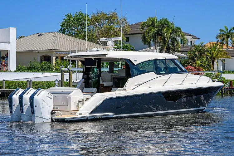 Slide: The Image of 2025 Tiara Yachts 48 Le - Image 8 - 8